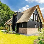 Valley Wekerom